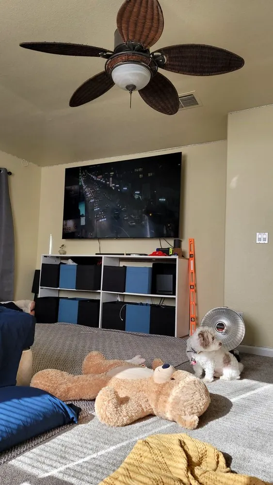 Slide of Local Electricians