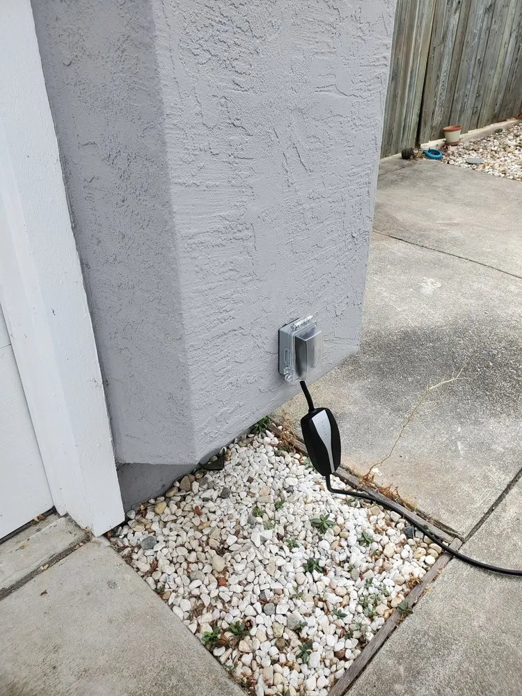 Slide of Local Electricians