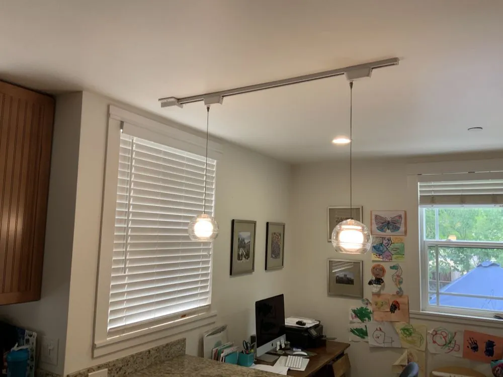 Slide of Local Electricians