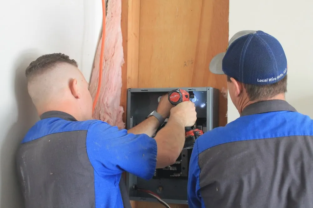 Slide of Local Wire Nutz