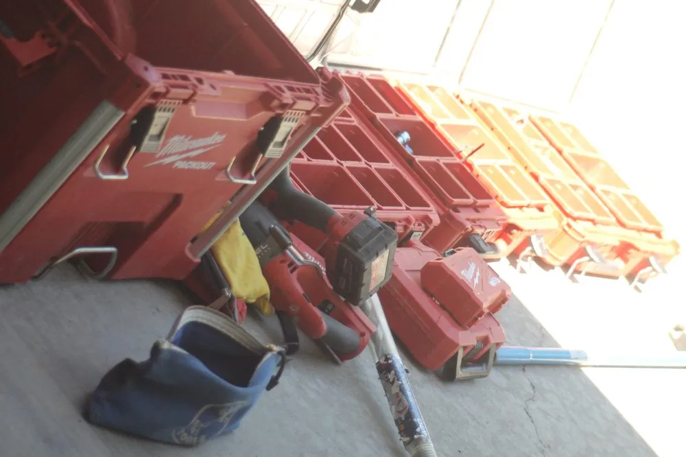 Slide of Local Wire Nutz