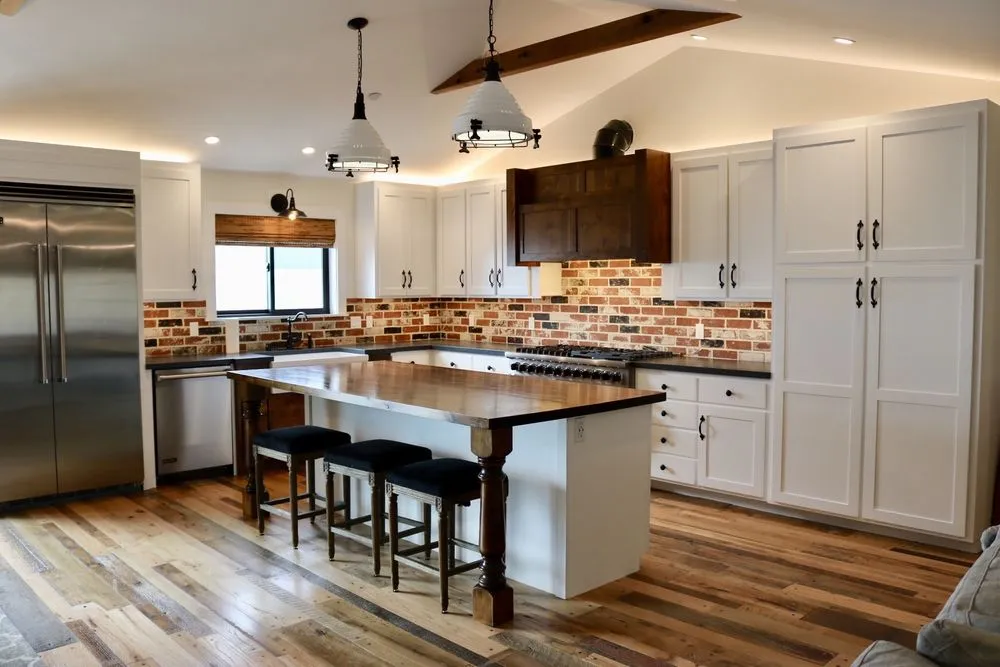 Slide of LoDolce Electric