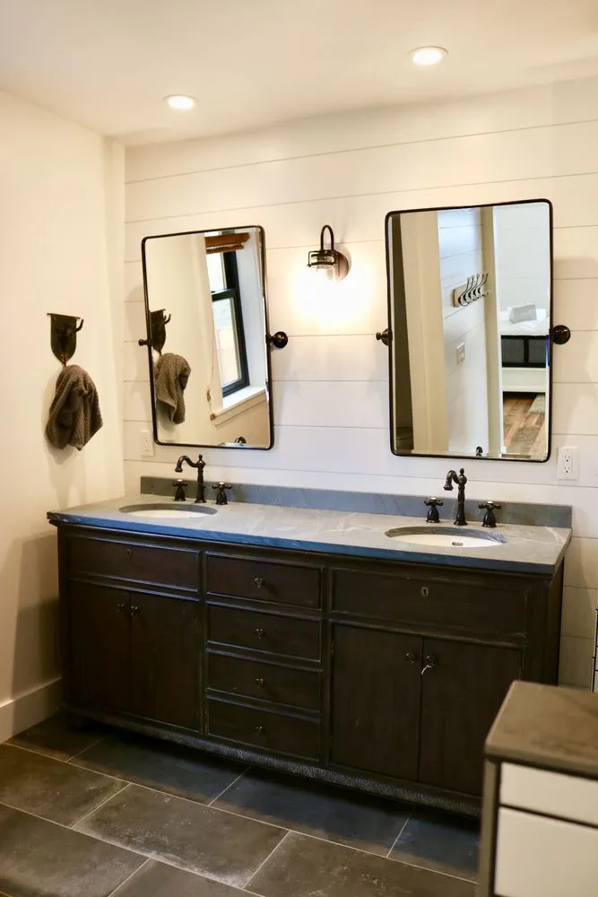 Slide of LoDolce Electric