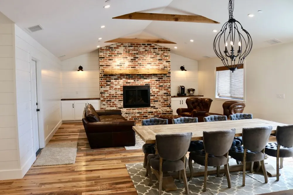 Slide of LoDolce Electric