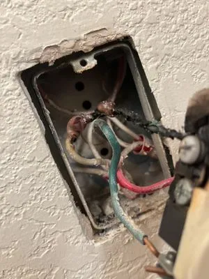 Lomen Electrical Logo