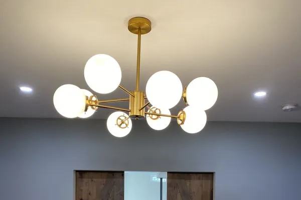 Longwood Licensed Electrician Logo