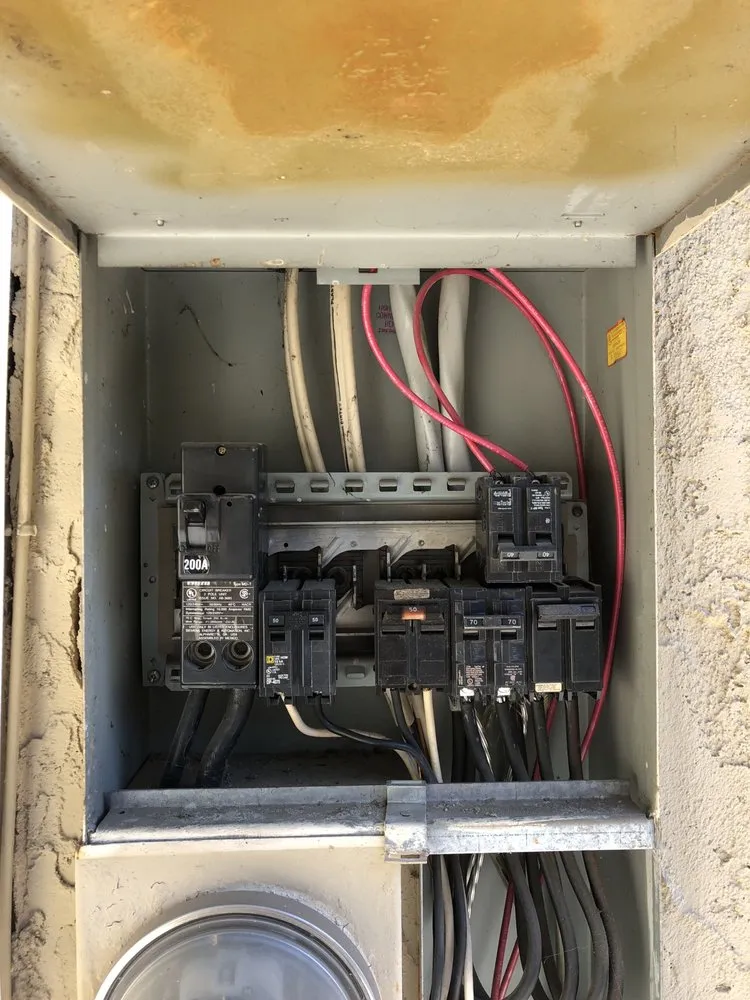 Certified outlet and switch repair service in San Fernando Valley, CA - Lopez Electrical