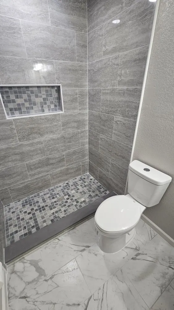 Slide of Lopez Luxury