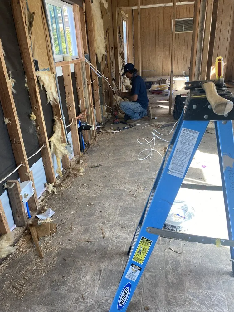 Slide of Lorenzo Handyman Services