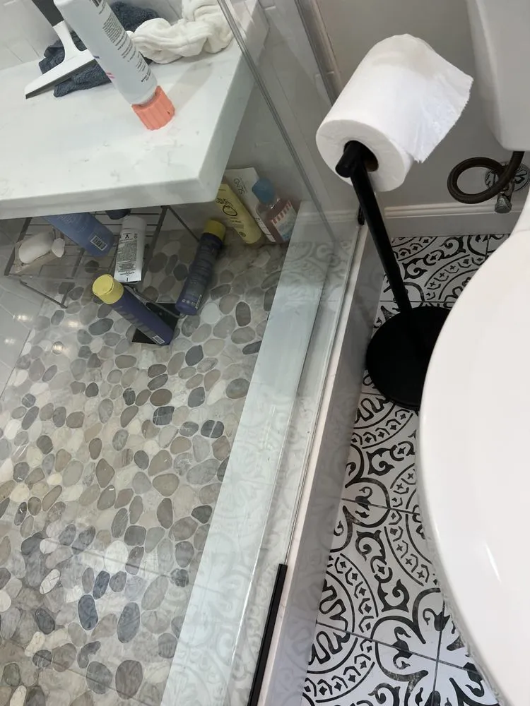 Emergency electrician providing outlet and switch repair in , 