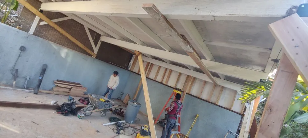 Slide of Los Elegidos Construction