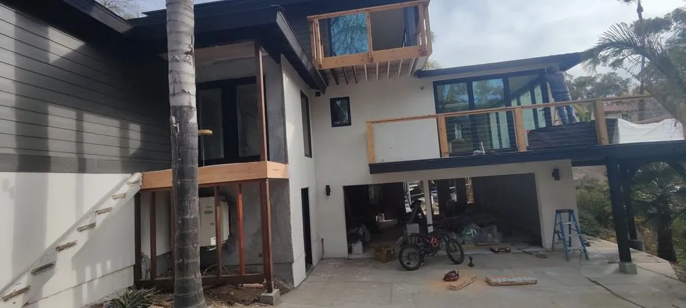 Certified electrician providing circuit breaker repair in ,