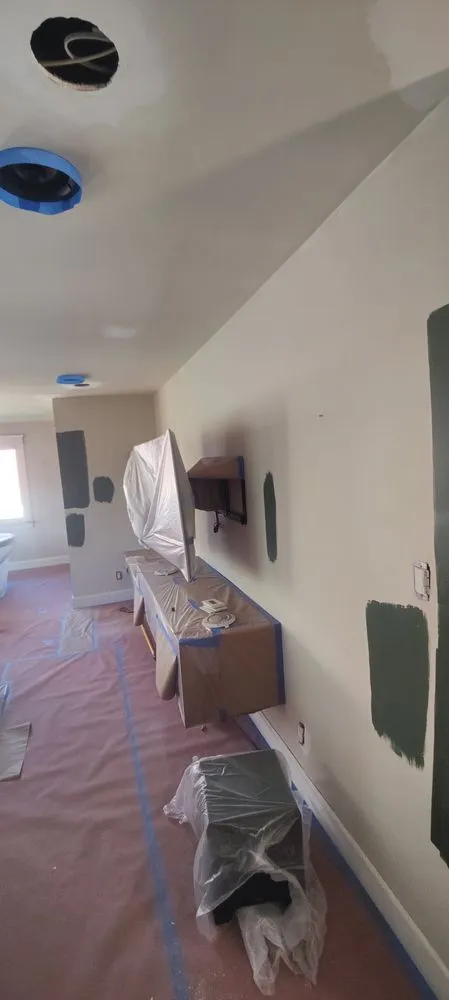 Professional electrician providing emergency electrical service in ,