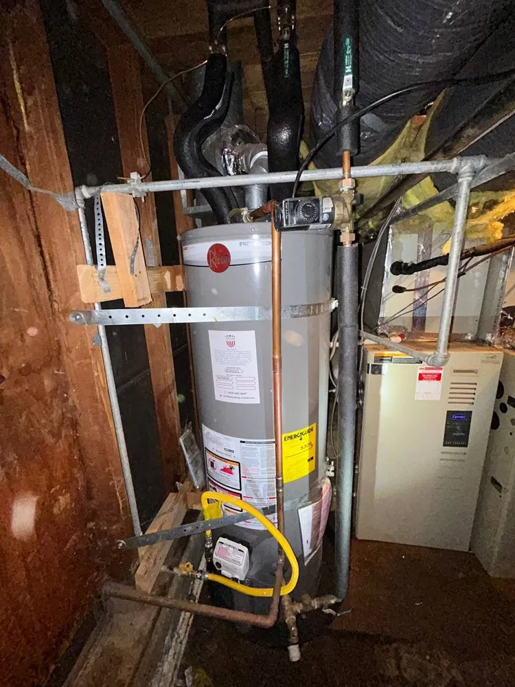 Expert electrician providing electrical repair in , 