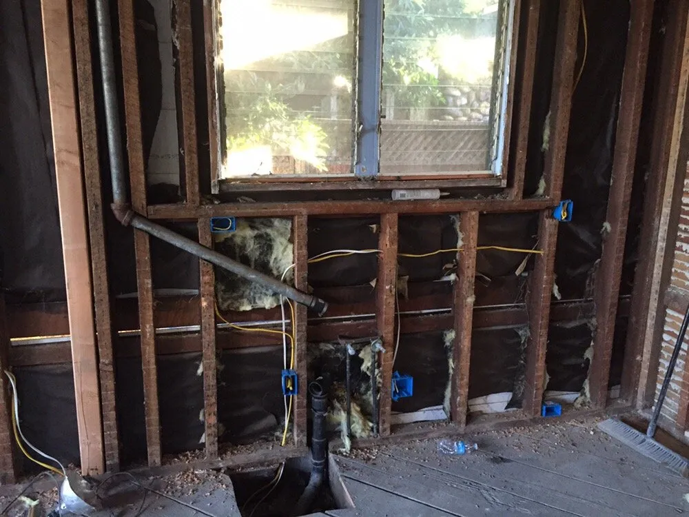 Slide of Lou Kantor Electric