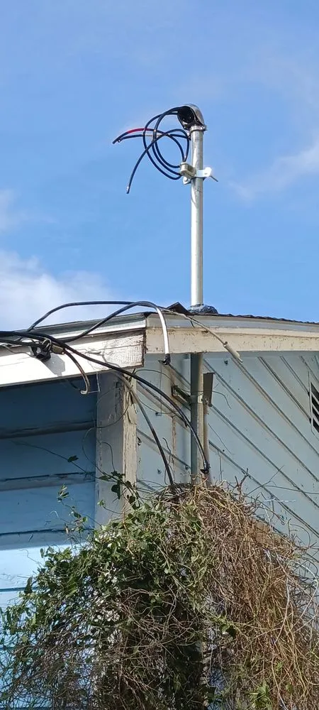 Slide of Louie's Electric