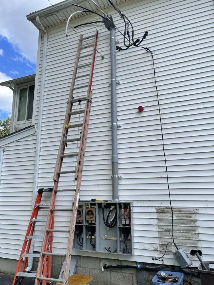 Slide of Louis Benson Electrician