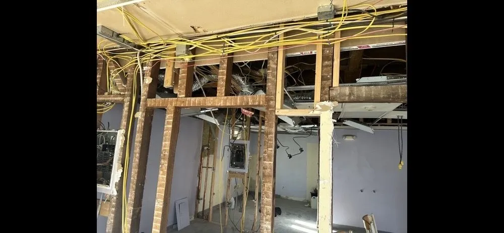 Slide of Louis Benson Electrician