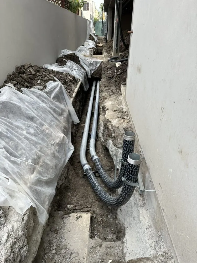 Slide of Lou’s Electric Inc