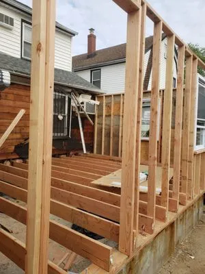 Low Cost Construction Services Logo