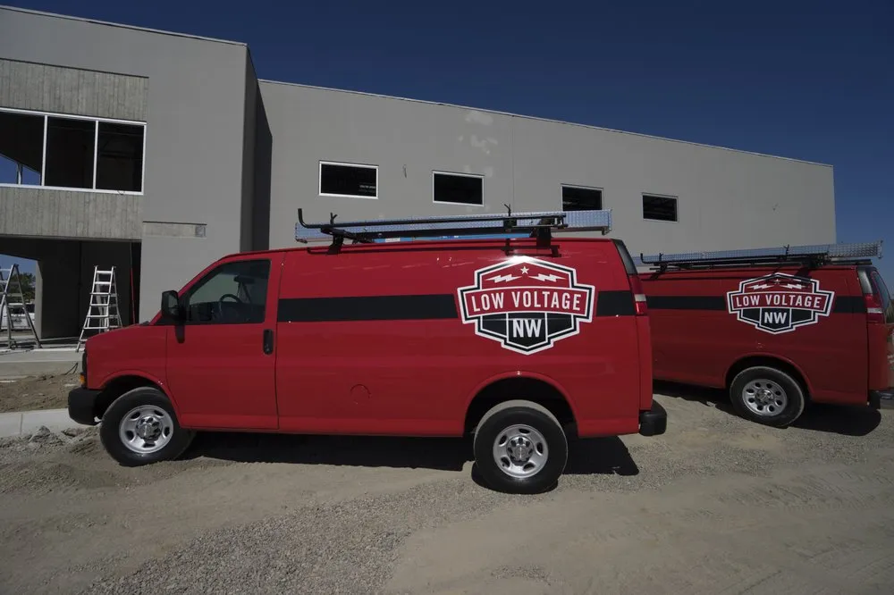 Expert electrician providing wiring installation in , 