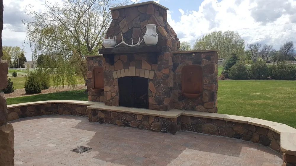 Affordable electrician providing circuit breaker repair in , 