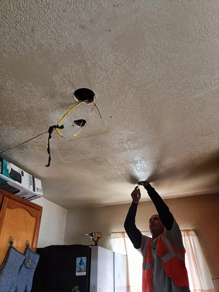 Slide of Lozada's Electric / Handyman