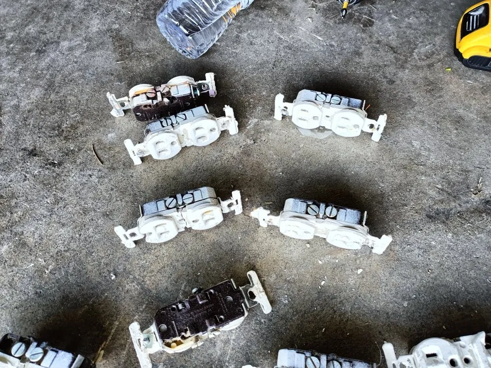 Slide of Lozada's Electric / Handyman