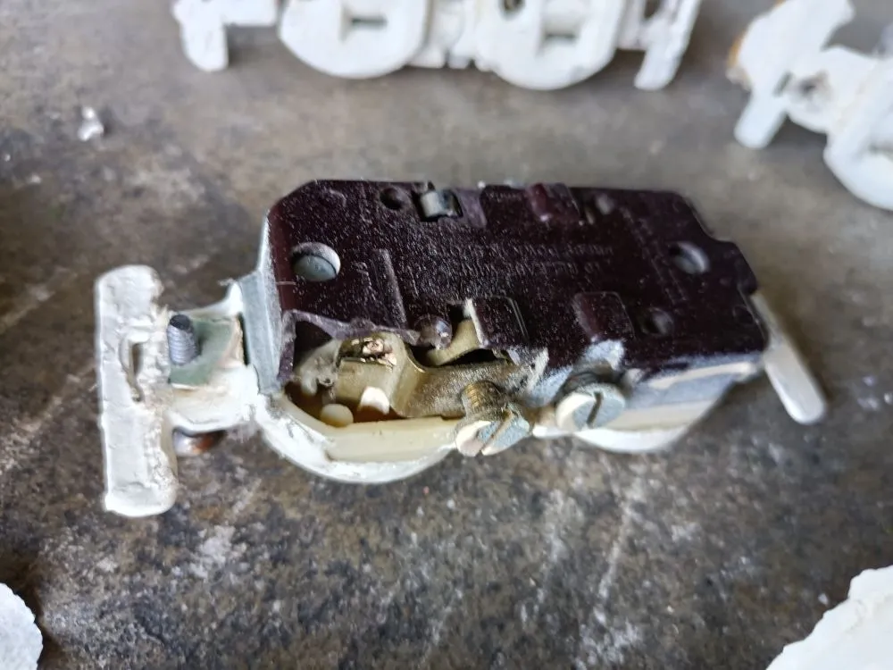 Slide of Lozada's Electric / Handyman