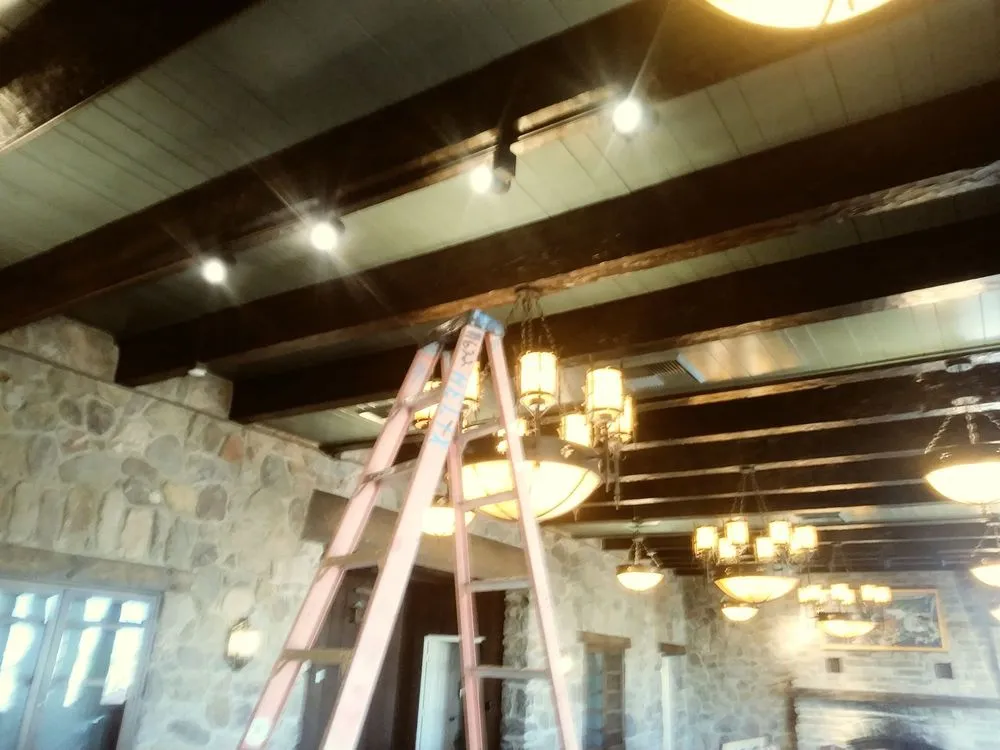 Slide of López Electric