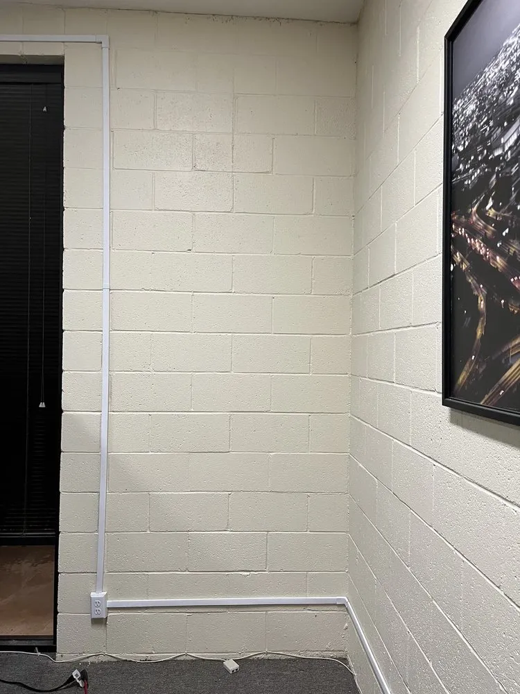 Slide of LQ Electrical