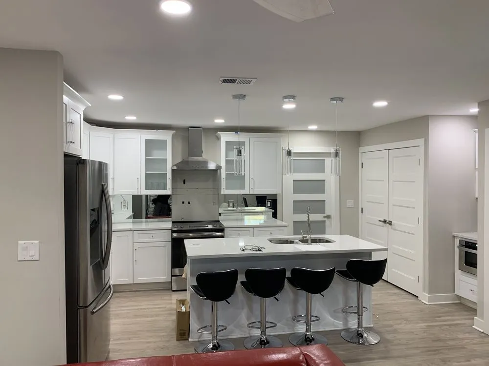 Emergency electrical service for homes in circuit breaker repair,  by 