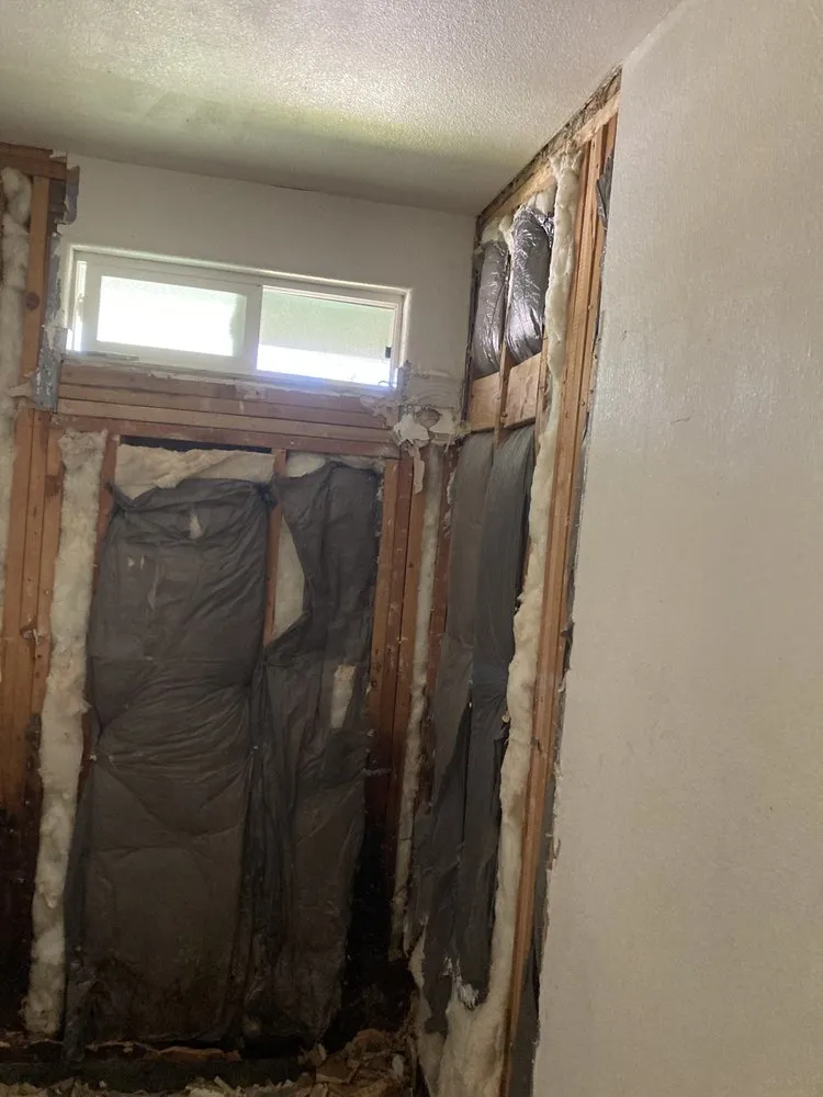 Slide of Lua’s Handyman's Service