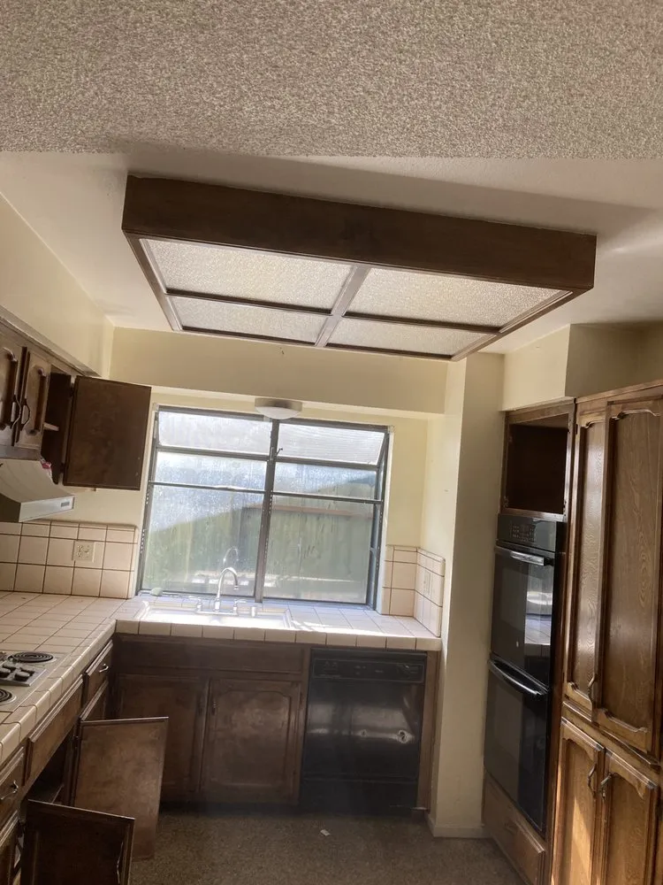 Slide of Lua’s Handyman's Service