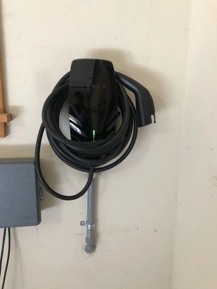 Slide of Lucas Kokot Electric