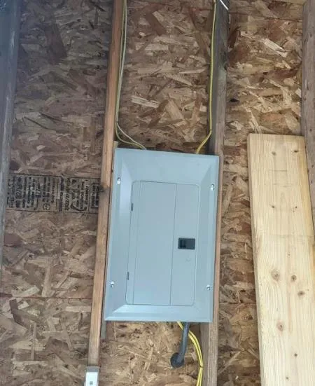 Slide of Lucas Nowosadko Electrician