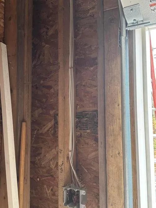 Slide of Lucas Nowosadko Electrician