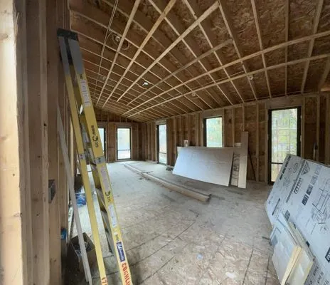 Lucas Nowosadko Electrician