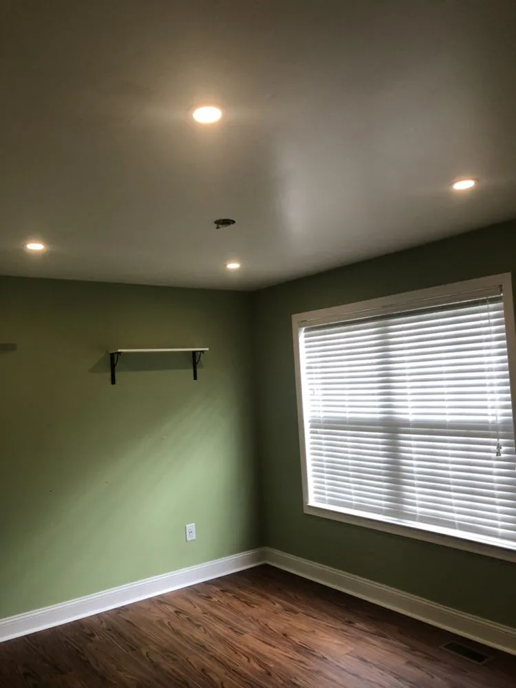 Slide of Luciano Electric