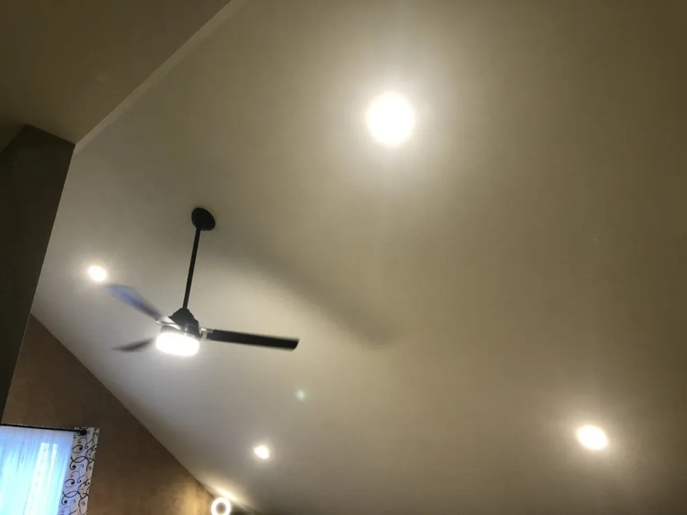 Slide of Luciano Electric