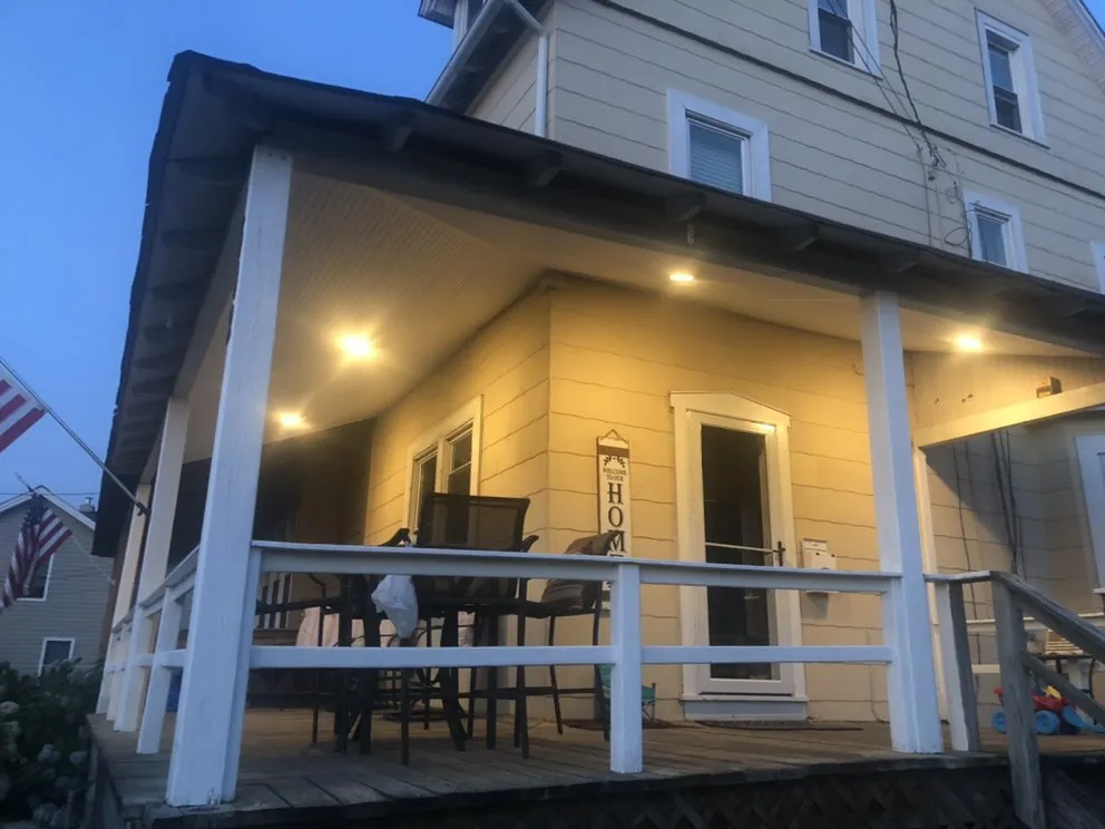 Slide of Luciano Electric