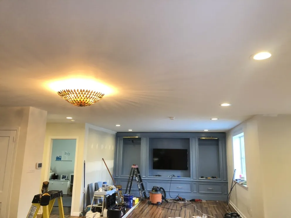 Slide of Luciano Electric