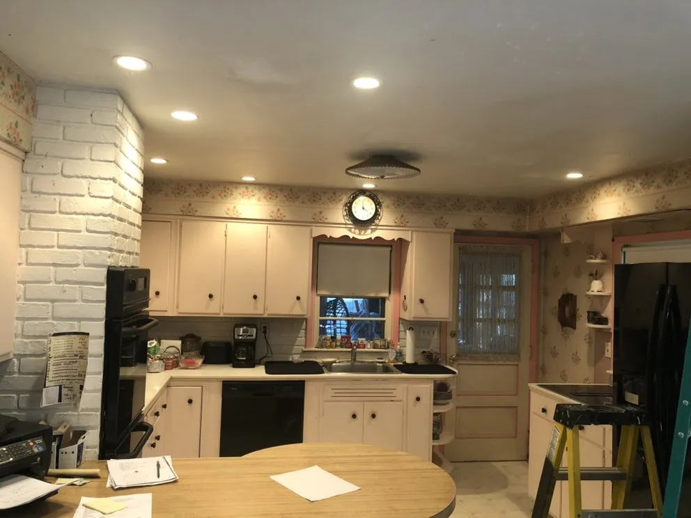 Slide of Luciano Electric