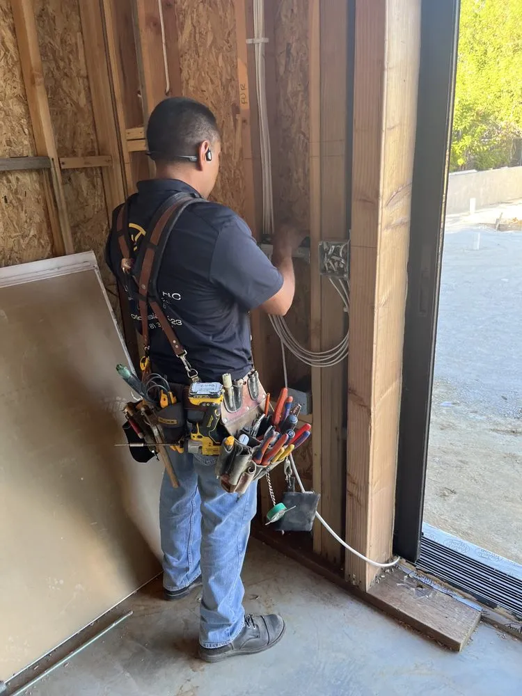 Slide of Lucid Electric