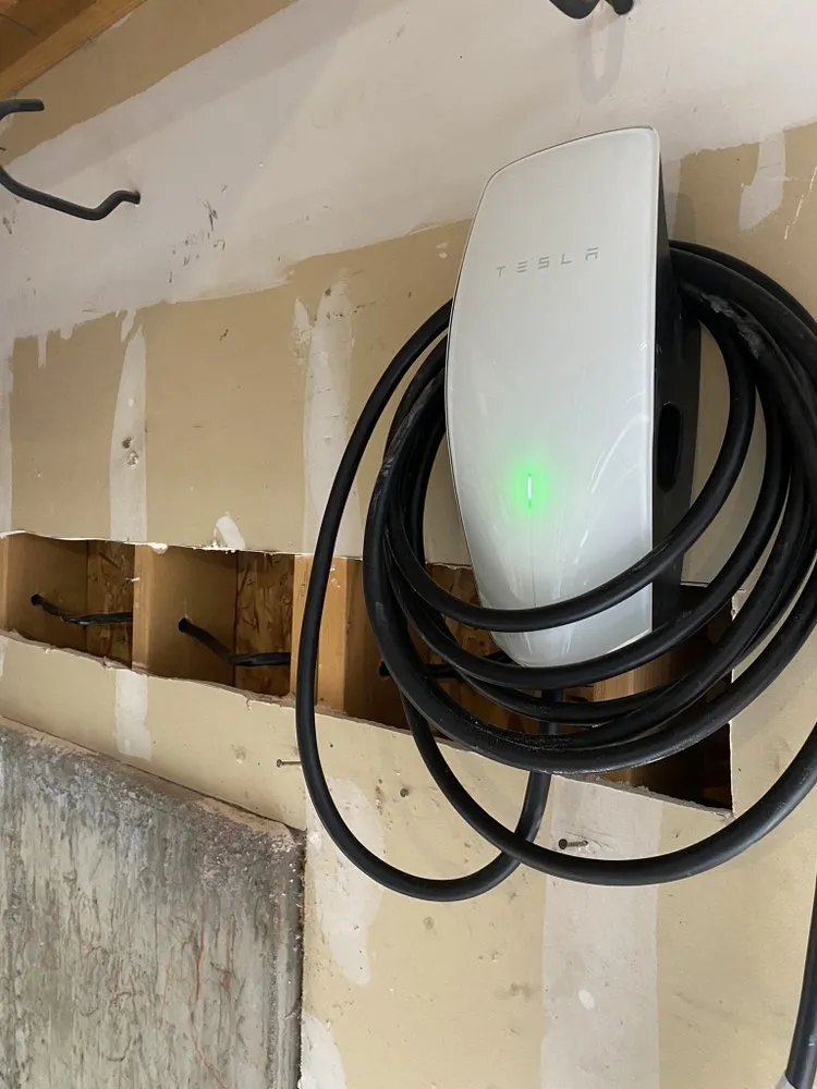 Slide of Lucky Company Electric