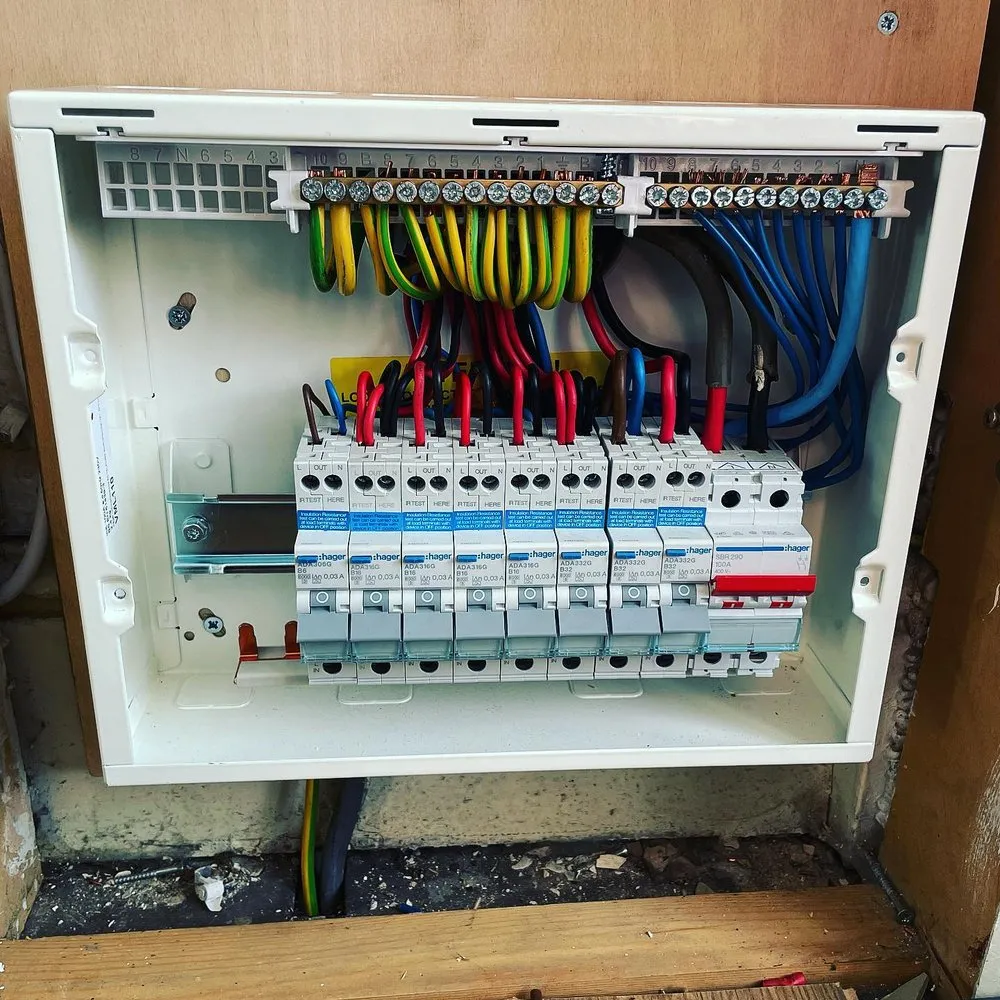 Slide of Lucky Electrical Repair