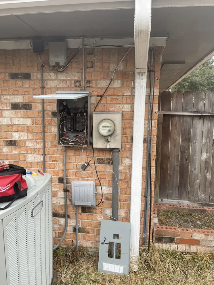 Slide of Lui Electric