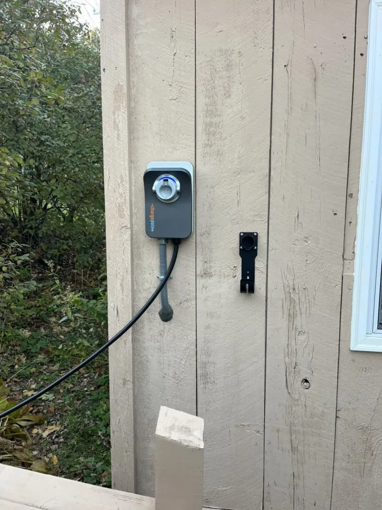 Slide of Luis Arroyo's Electrical Services