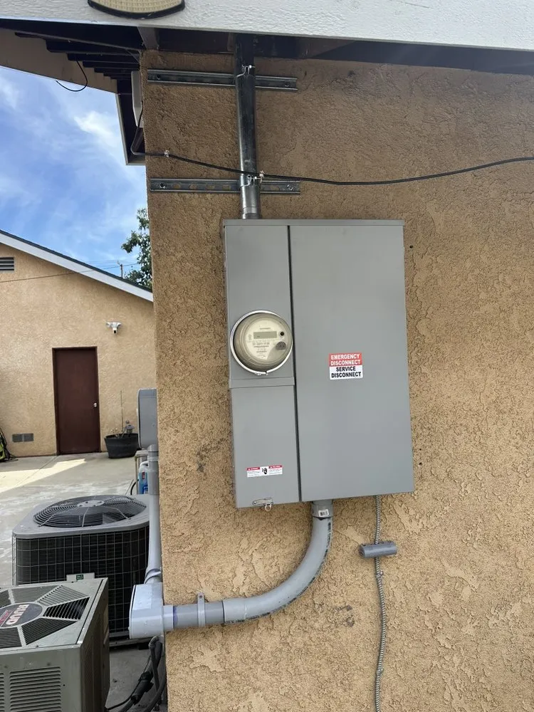 Slide of Luis Electrical