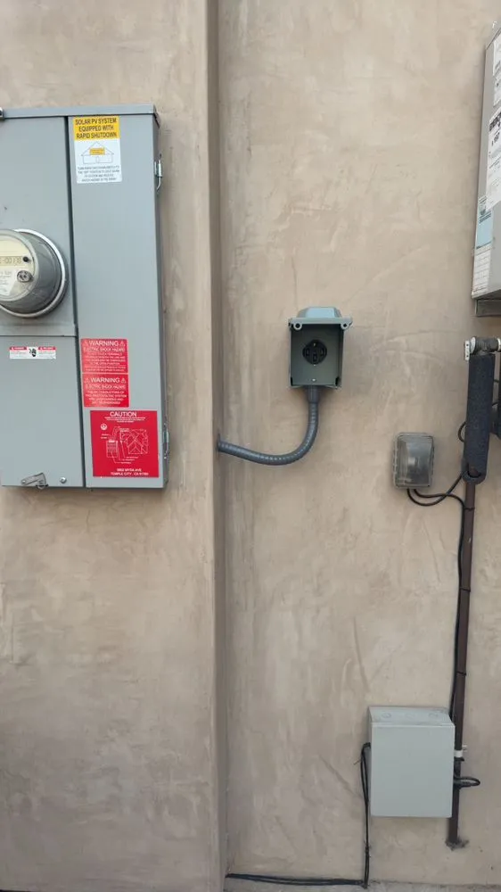 Slide of Luis Electrical